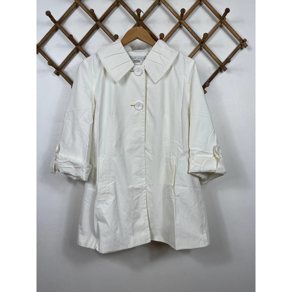 Larry Levine Jacket in White/Ivory Size S